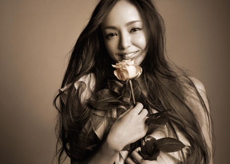 安室奈美恵 引退精選 Finally 首周初登場1,113,291張，2017年日本公信榜年冠預定!!